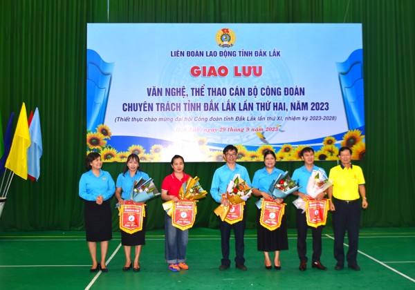 Trên 100 cán bộ công đoàn chuyên trách và người lao động tham gia Giao lưu văn nghệ, thể thao lần thứ 2, năm 2023