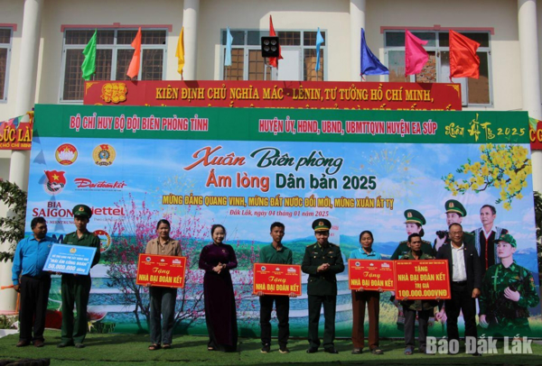 LĐLĐ tỉnh hỗ trợ 80 triệu đồng tham gia Chương trình Xuân Biên phòng - Ấm lòng dân bản năm 2025