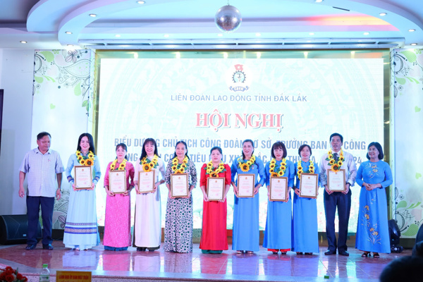 Liên đoàn Lao động tỉnh biểu dương Chủ tịch Công đoàn cơ sở và Trưởng ban nữ công CĐCS tiêu biểu xuất sắc lần thứ ba năm 2024