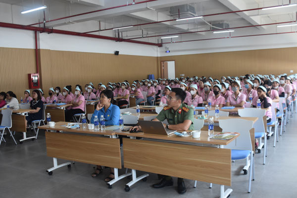 Tuyên truyền, đối thoại chính sách Bảo hiểm xã hội và Pháp luật lao động
