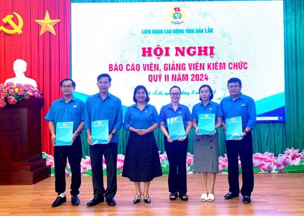 Liên đoàn Lao động tỉnh tổ chức Hội nghị Báo cáo viên, Giảng viên kiêm chức quý II, năm 2024