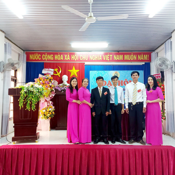        Liên đoàn Lao động huyện Ea Kar chỉ đạo thành công Đại hội điểm 03 Công đoàn cơ sở