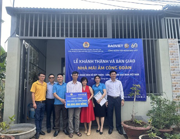 Công đoàn Ngành Công thương bàn giao nhà “Mái ấm công đoàn” cho đoàn viên Công đoàn cơ sở Công ty Đắk Man Việt Nam