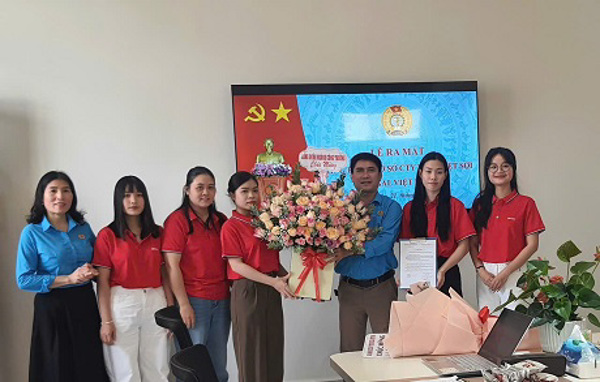 Công đoàn ngành Công Thương: Công bố Quyết định thành lập Công đoàn cơ sở Công ty TNHH Dệt sợi ReGal Việt Nam, Kết nạp 445 người lao động vào tổ chức Công đoàn
