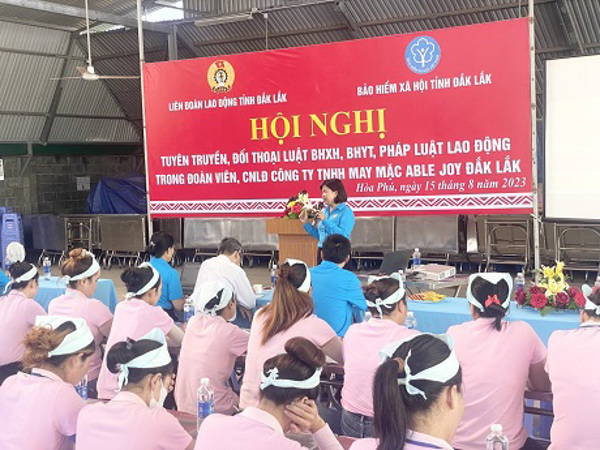 Hội nghị tuyên truyền, đối thoại Luật BHXH, BHYT và pháp luật lao động, trong đoàn viên, công nhân lao động năm 2023 