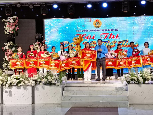 Liên đoàn Lao động thị xã Buôn Hồ Tổ chức Hội thi Dân vũ Thể thao trong CNVCLĐ năm 2025