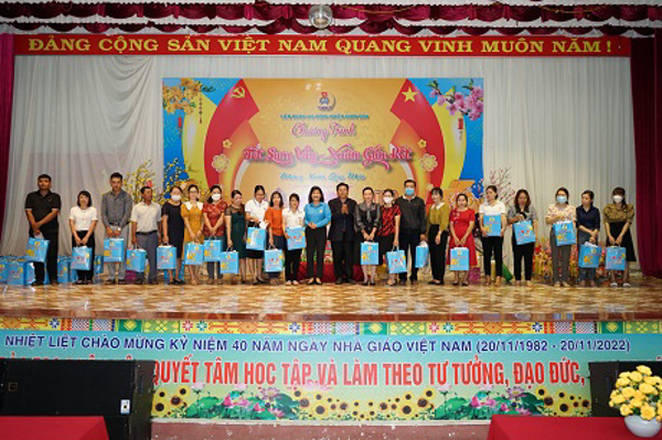 Công đoàn huyện Buôn Đôn tổ chức Chương trình “Tết Sum vầy- Xuân gắn kết” Mừng xuân Quý Mão năm 2023