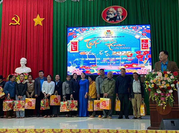 Liên đoàn Lao động thị xã Buôn Hồ Tổ chức Chương trình  “Tết sum vầy –Xuân ơn Đảng” Ất Tỵ – 2025