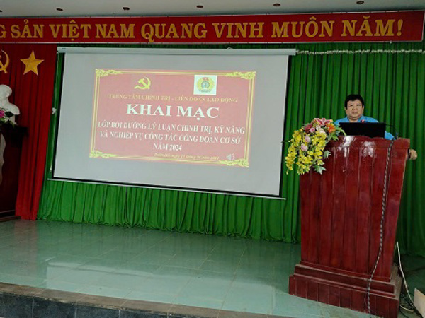 Liên đoàn Lao động thị xã Buôn Hồ tổ chức Hội nghị tập huấn Công tác công đoàn năm 2024