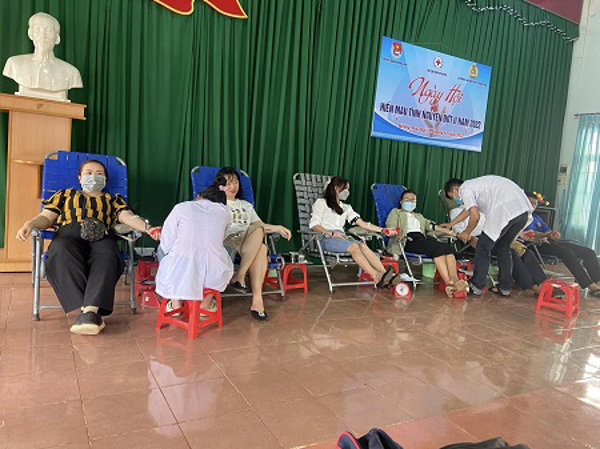 Hơn 160 đoàn viên, CNVCLĐ Krông Ana tham gia hiến mắu tình nguyên đợt 2 năm 2022.