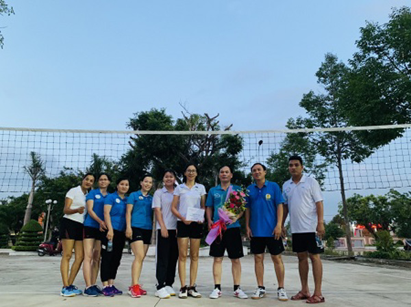CÔNG ĐOÀN HUYỆN M’ĐRẮK PHÁT ĐỘNG PHONG TRÀO THI ĐUA KỶ NIỆM 93 NĂM NGÀY THÀNH LẬP CÔNG ĐOÀN VIỆT NAM