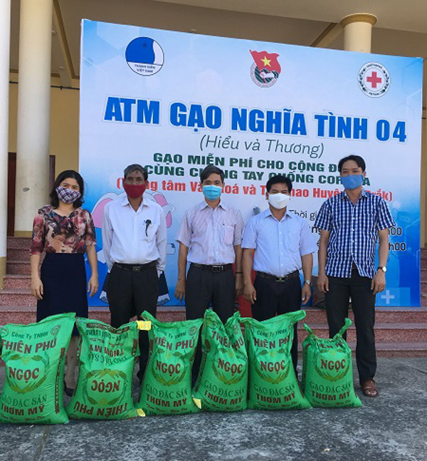 Liên đoàn Lao động huyện M’Đrắk phối hợp tổ chức nhiều hoạt động tuyên truyền cho đoàn viên, CNVCLĐ và nhân dân về công tác phòng, chống dịch Covid &#x2013; 19